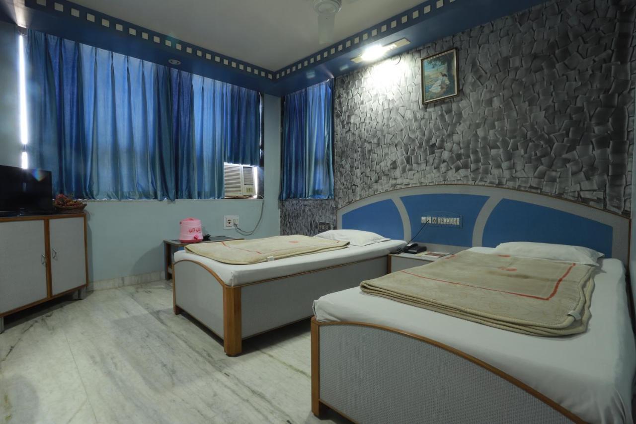 Hotel Darshan Amreli Exteriör bild