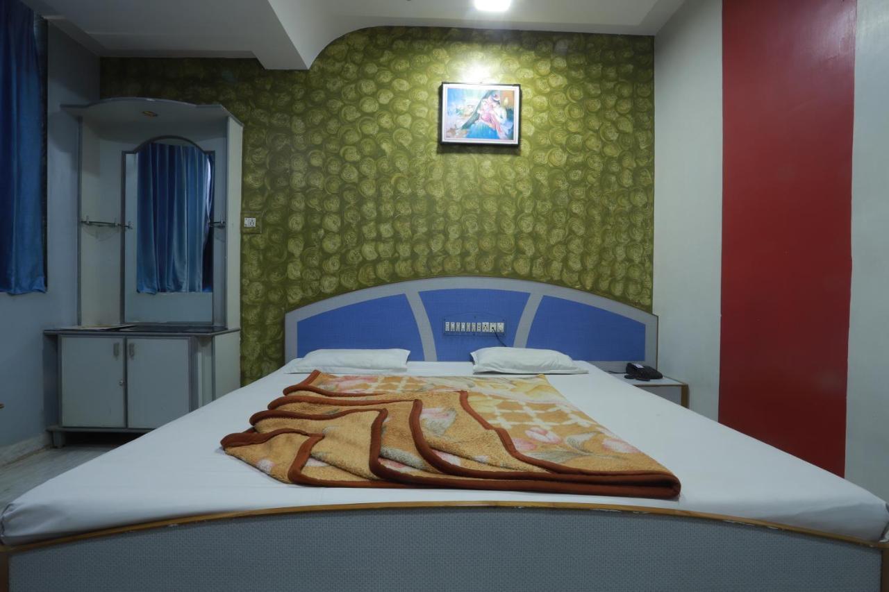 Hotel Darshan Amreli Exteriör bild